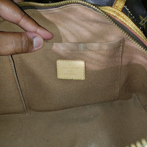 ๐ฅSOLD๐ฅLouis Vuitton Monogram Riveting Bag - Picture 7 of 8